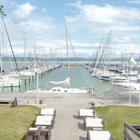 Botel Two Bedroom In Balatonlelle